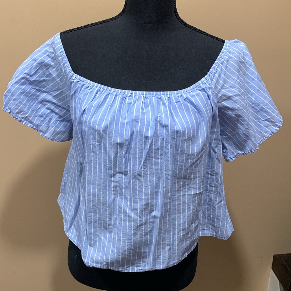 Express Off-The Shoulder Built-in Bra Blue & White Seersucker Top Size Small